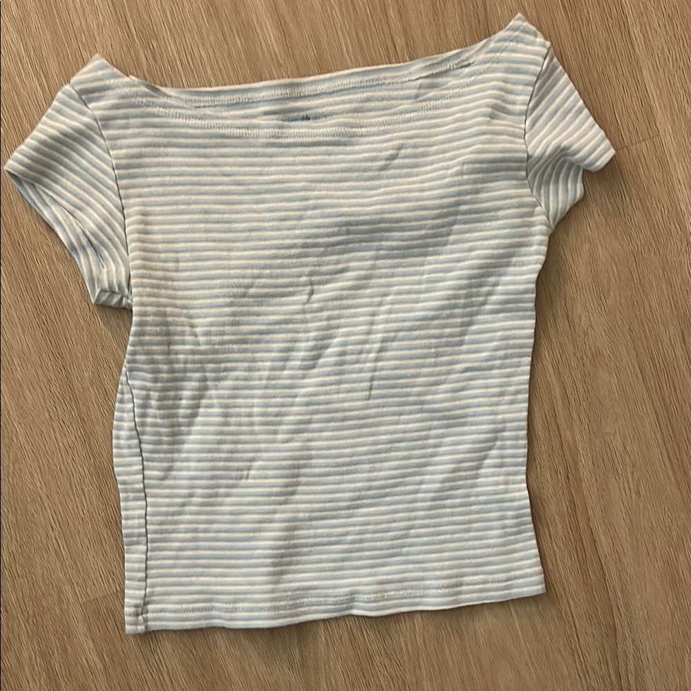 Brandy Melville White and Gray Asymmetrical Fitted Crop Tee